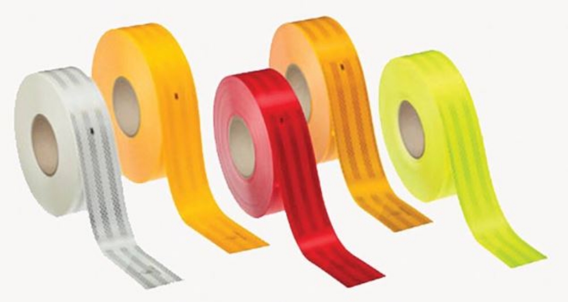 Picture of 3M™ Diamond Grade™ Conspicuity Markings 983-32 ES, Red/White, 76.2 mm x 45.7 m,